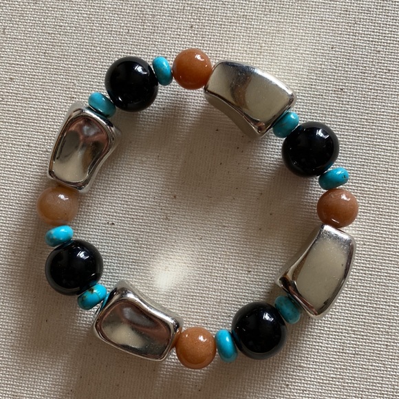 Beautiful Faux Stone and Metal Stretch Bracelet- Turquoise, Onyx and Calcite - Picture 2 of 3